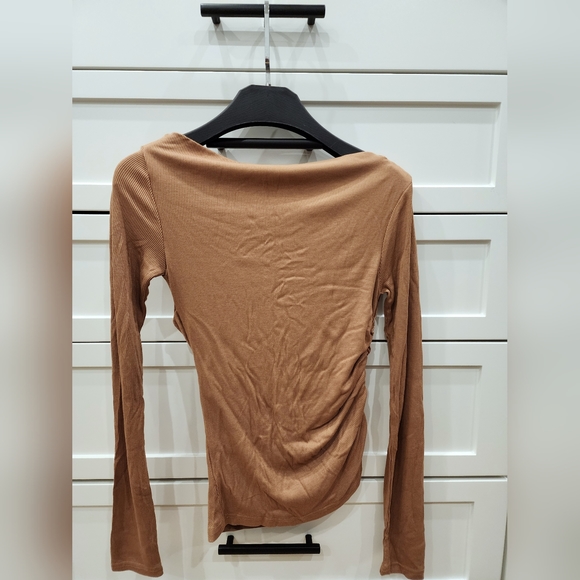 NEW Ribbed Off The Shoulder Top - Picture 2 of 2